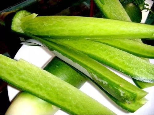 莒县闫庄吃瓜,夏日吃瓜盛宴，体验乡村田园风情