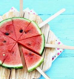 郓城南关吃瓜,夏日吃瓜，品味传统美食风情